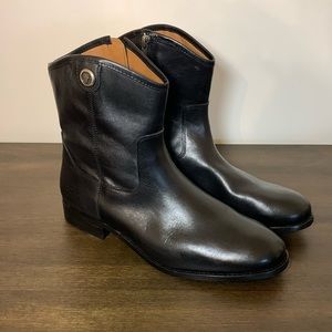 Frye Booties Melissa button short size 8